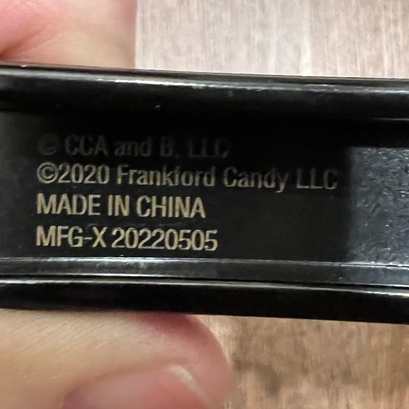 Elf on the Shelf mini pancake pan by Frankford Candy company. - Picture 4 of 4